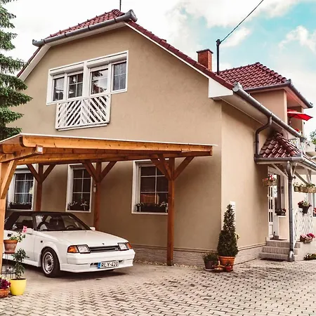 Primavera Vendegszobak Guest house *