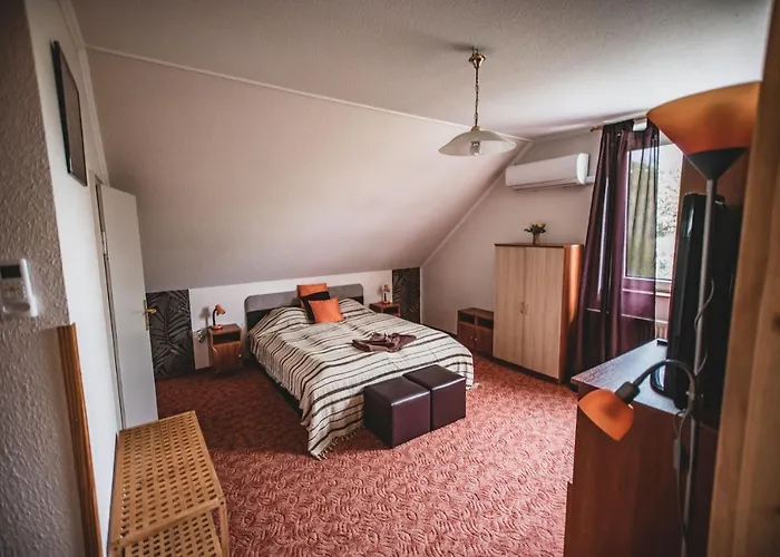 Primavera Vendegszobak ゲストハウス エゲル